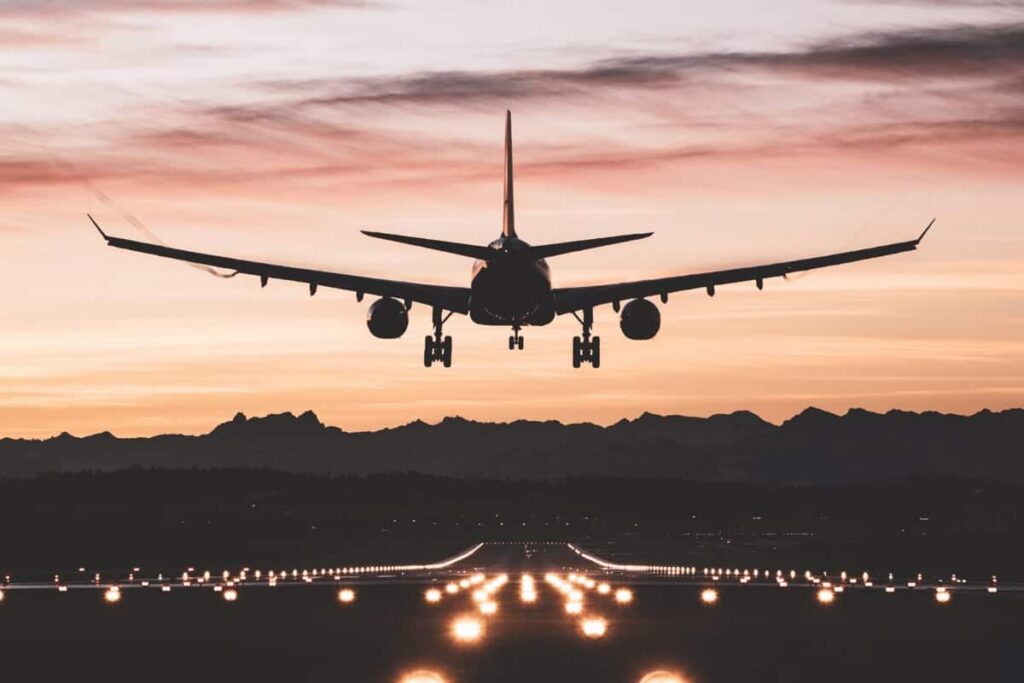 Howie Sacks and Henry / Expertise / Airplane Accidents