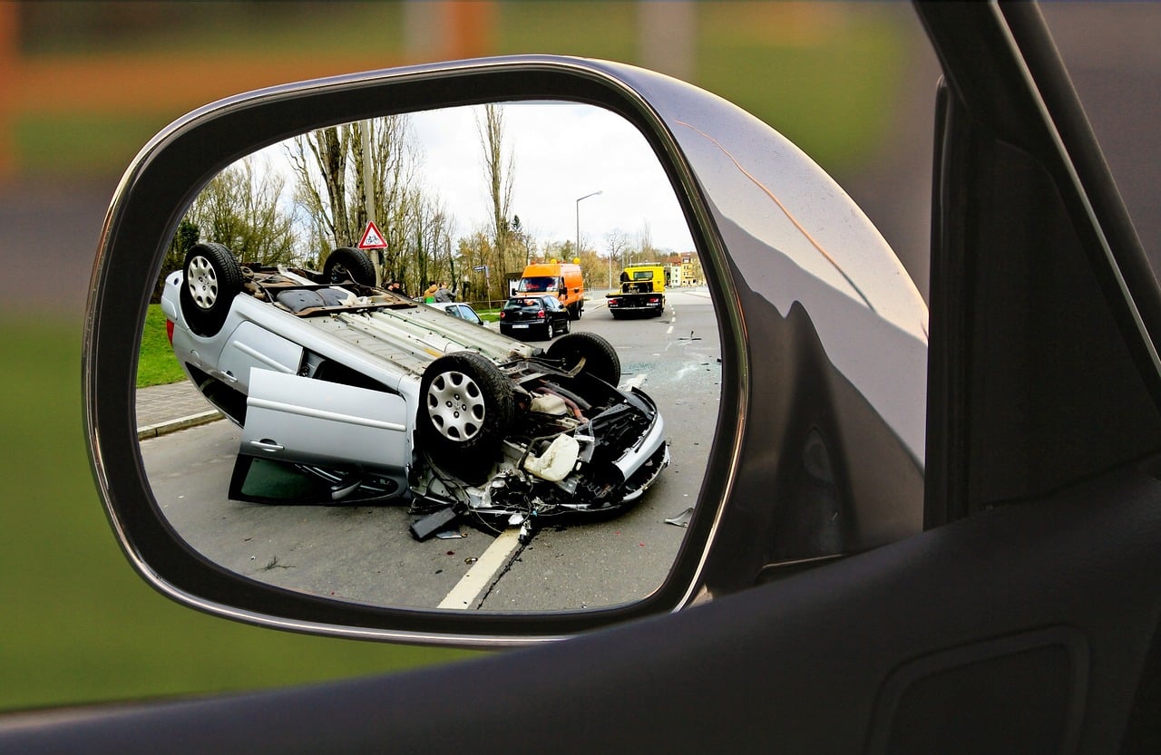 accident in side mirror